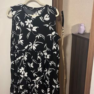 Black flower pattern